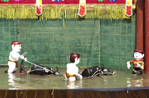Vietnamese water puppetry leaves Astralian audiences stunned