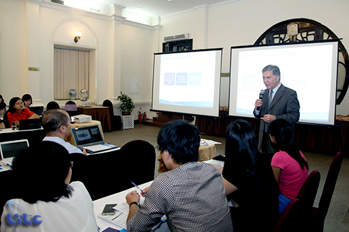Hội thảo trình bày dự thảo “Báo cáo thường niên Du lịch Việt Nam 2013”