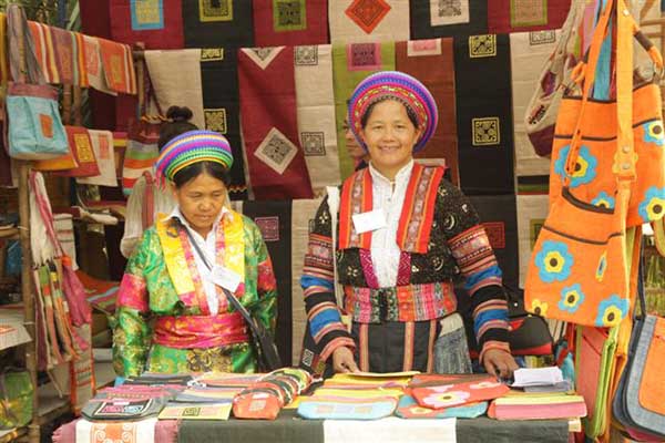 Traditional handicraft fair at Viet Nam Museum of Ethnology