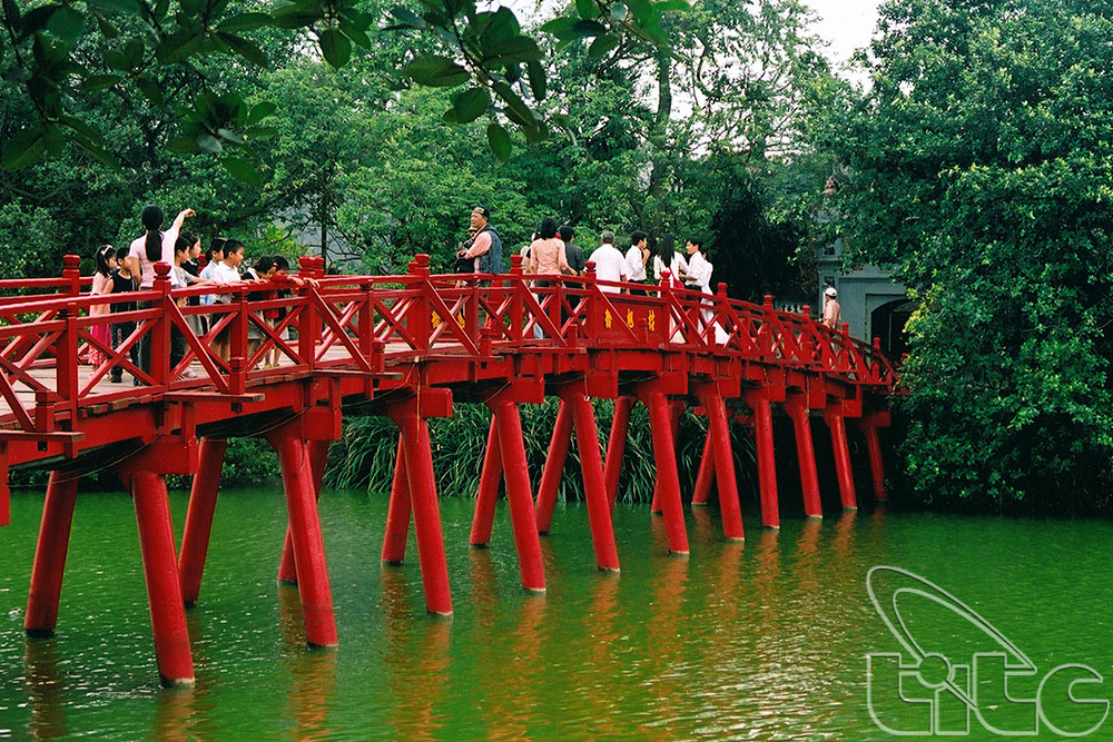 Các điểm tham quan ở Hà Nội thu hút đông du khách dịp năm mới