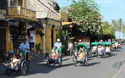 Thúc đẩy du lịch Việt Nam phát triển nhanh và bền vững