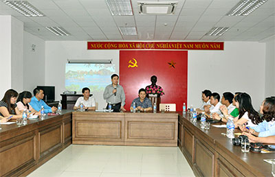 Quang Ninh and Hanoi discuss ways to develop tourism