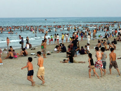 Lập 7 đội phản ứng nhanh cứu hộ ở các bãi biển Đà Nẵng