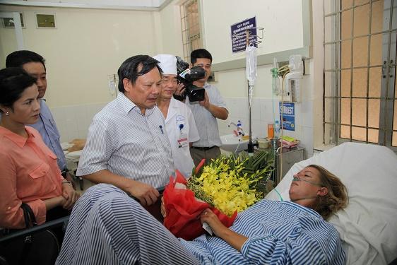Tổng cục trưởng Nguyễn Văn Tuấn thăm hỏi du khách bị nạn