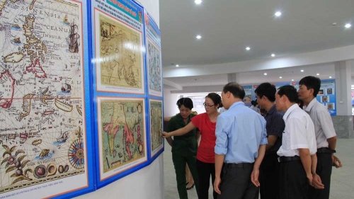 “Sea and Islands in the Heart of the Country” exhibition opens