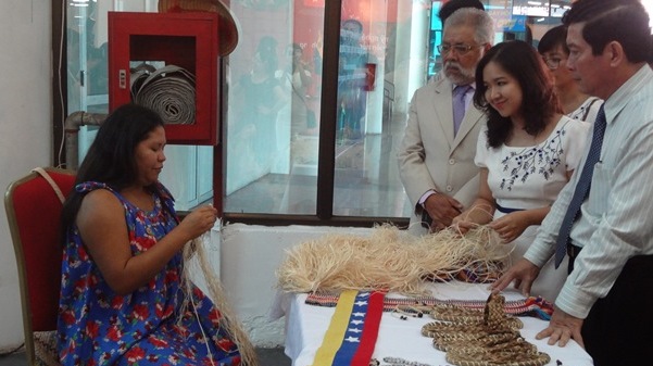 Traditional handicraft exhibition provides glimpse of Venezuela's diverse culture