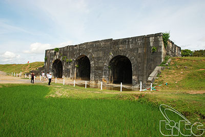 Citadel of Ho Dynasty becomes popular tourist destination in Viet Nam