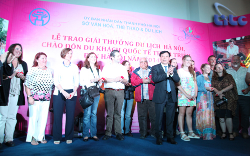 Lễ trao giải thưởng Du lịch Hà Nội và chào đón du khách quốc tế thứ 3 triệu đến Hà Nội năm 2014