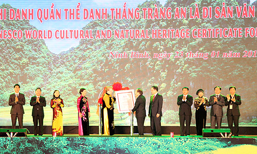 Trang An receives UNESCO certificate as World Cultural and Natural Heritage site