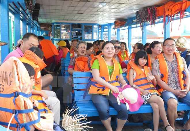Tour tham quan 4 đảo trên vịnh Nha Trang hút khách đầu năm