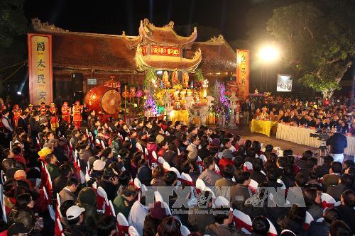Phát 150 ngàn túi lương tại Lễ hội Đền Trần Thương - Hà Nam