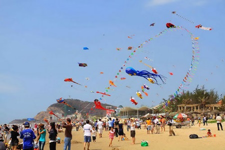 Annual int'l kite festival opens in Vung Tau