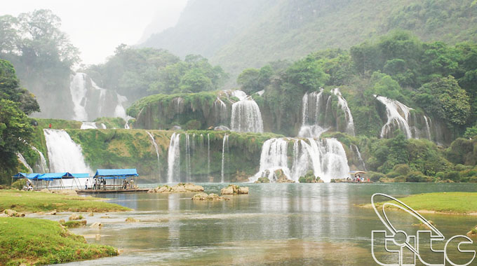 Ban Gioc Waterfall and Nguom Ngao Cave – Invaluable gifts of nature
