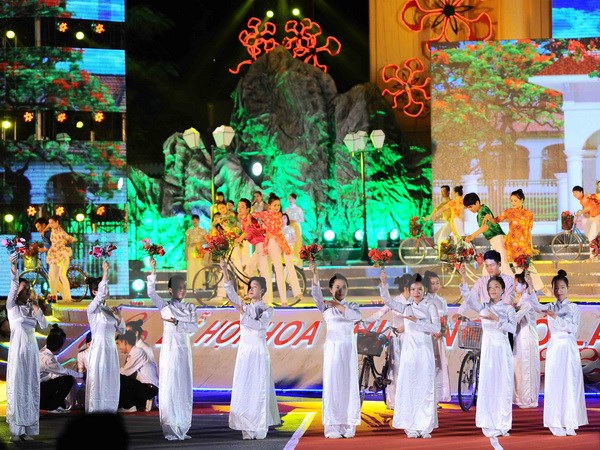 Flamboyant Flower Festival 2015 opens in Hai Phong