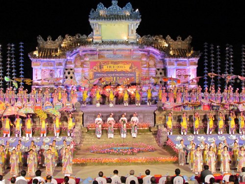 Festival “Tinh hoa nghề Việt”- Huế 2015 thu hút 140 nghìn lượt khách