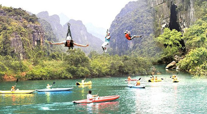 An adventurous trip to Chay River and Toi Cave in Quang Binh