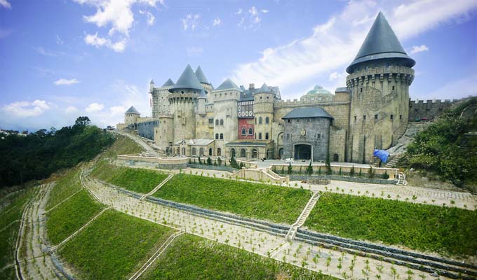 Ba Na Hills welcomes one millionth tourist in 2015