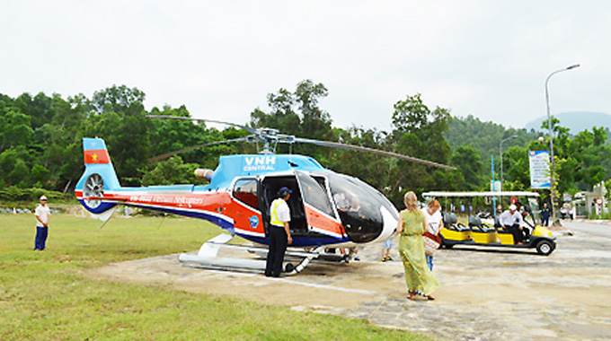 Du khách được đi trực thăng miễn phí khám phá Đà Nẵng