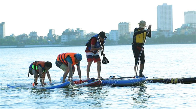 Experience Stand Up Paddle boarding in West Lake