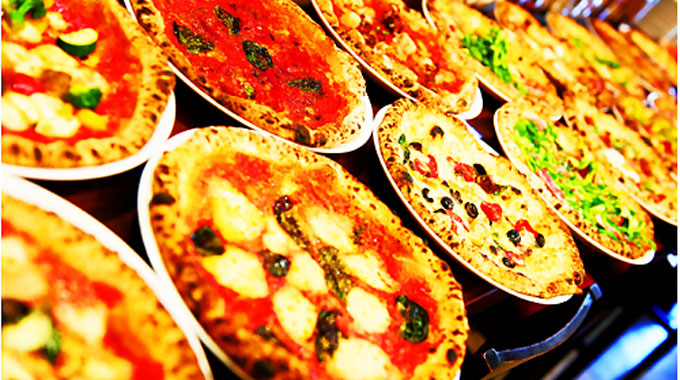 12 loại pizza tại nhà hàng Pizzeria Bar Napoli’s