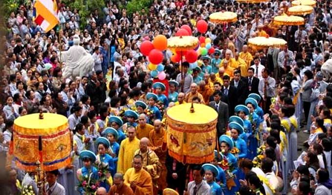 Quan The Am festival opens in Da Nang