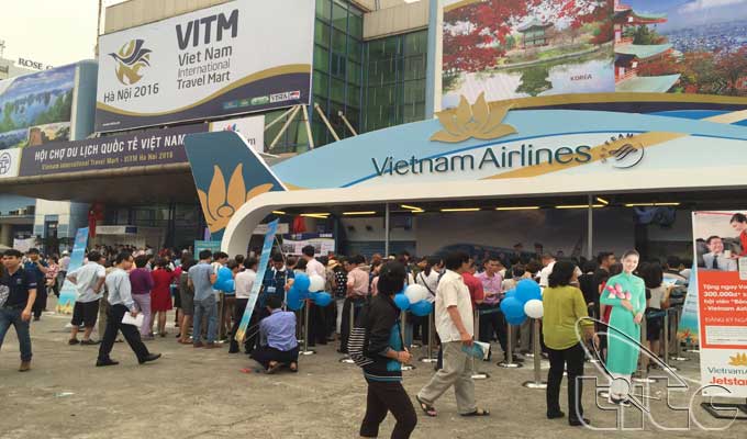 Vietnam Airlines hosts VITM promotion