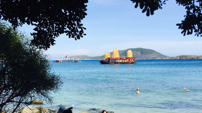 Emperor Cruises Nha Trang to offer private beach trip