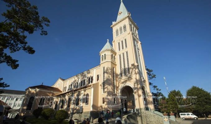 Nhà thờ Con Gà - Công trình kiến trúc cổ xưa nhất ở Đà Lạt
