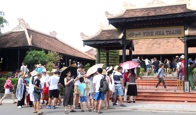 Khanh Hoa nets VND13,000 bil tourism revenue in nine months