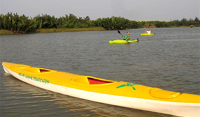 Kayak tours to clean up Hoi An waterways