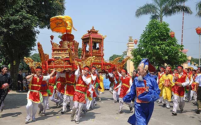 Folk festivals with tourism development