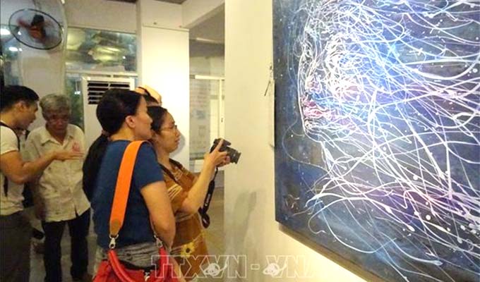 Art exhibition highlighting Viet Nam-France friendship opens