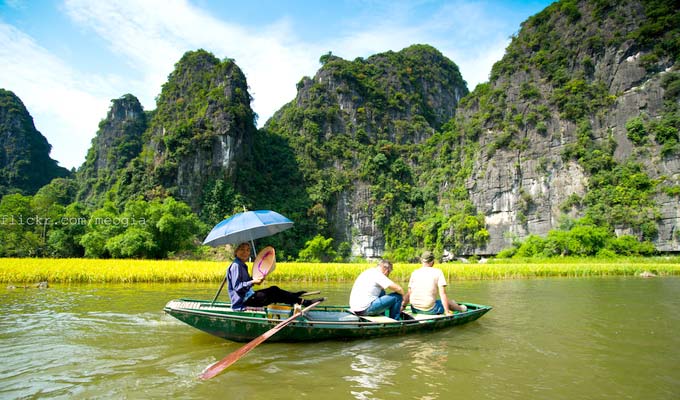Viet Nam extends e-visa policy for foreign tourists until 2021