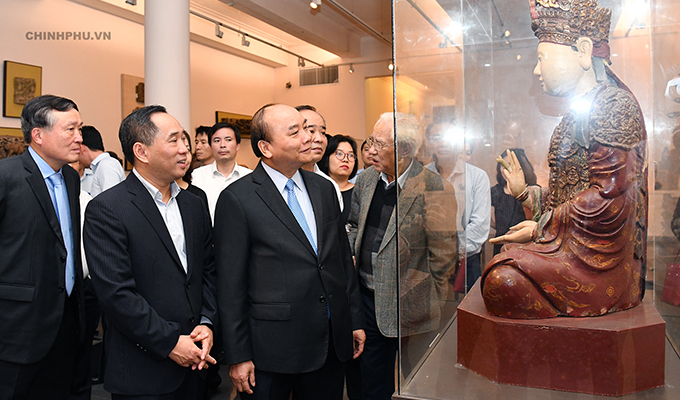 Thủ tướng thăm Bảo tàng Mỹ thuật Việt Nam
