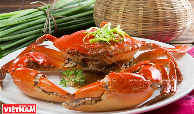 Roasted crab with tamarind sauce