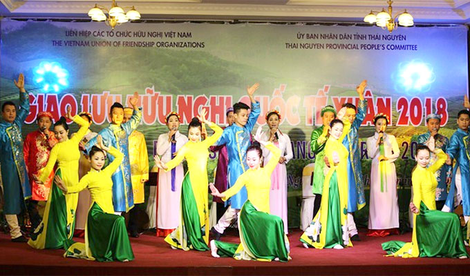 Thai Nguyen provincial culture introducedculture introduced to international friends