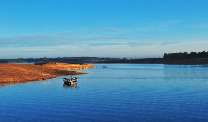Ten beautiful lakes in Viet Nam