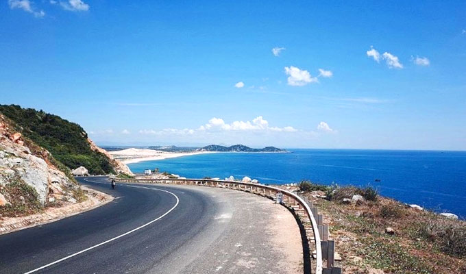 Viet Nam road along ocean named among Asia’s most spectacular; travel website Tripsavvy