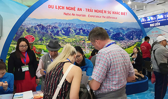 Gian hàng du lịch xanh tỉnh Nghệ An thu hút khách tham quan VITM 2019