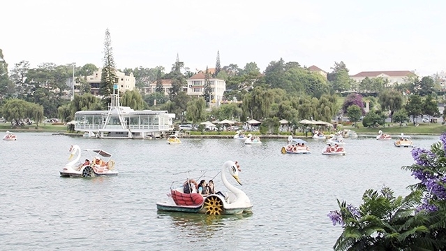 Measures to gradually recover and develop tourism’s growth