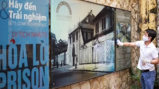 Hoa Lo Prison offers gifts and fresh experience to visitors on reopening day