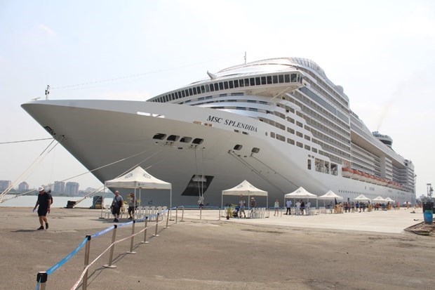 Panama’s luxurious cruise ship anchors in Ba Ria-Vung Tau