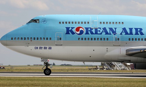 South Korean carriers cut Vietnam flights as coronavirus infections spiral