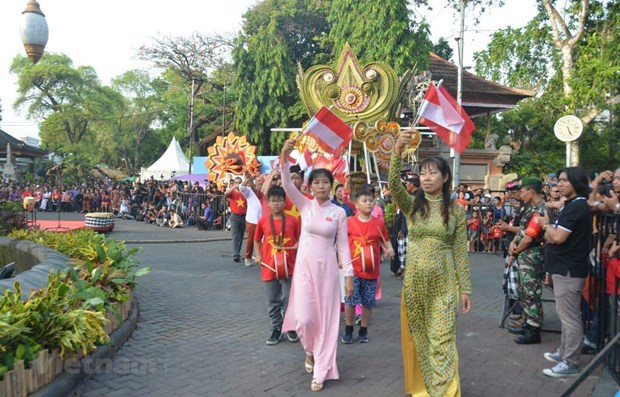 Viet Nam promotes tourism at Indonesia’s festival