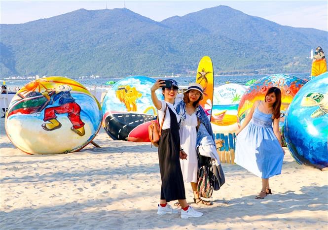 Nha Trang and Da Lat most searched on booking.com by Vietnamese
