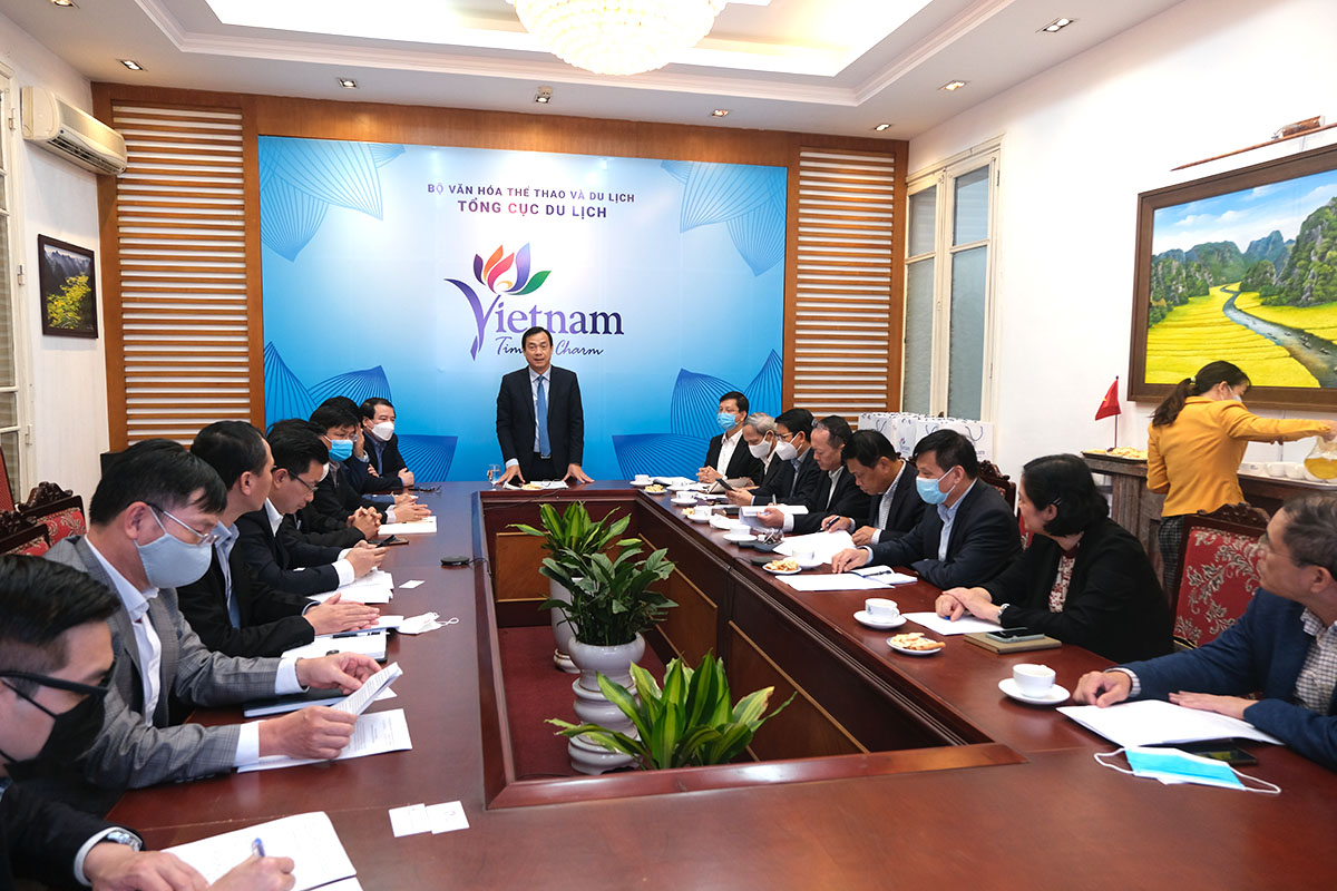 Vietnamese ambassadors accompany to promote Vietnam tourism