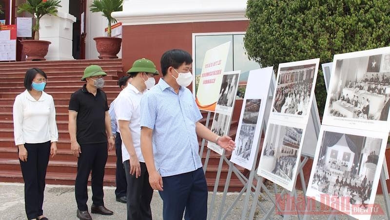 Photo exhibition highlights President Ho and NA and People’s Councils elections
