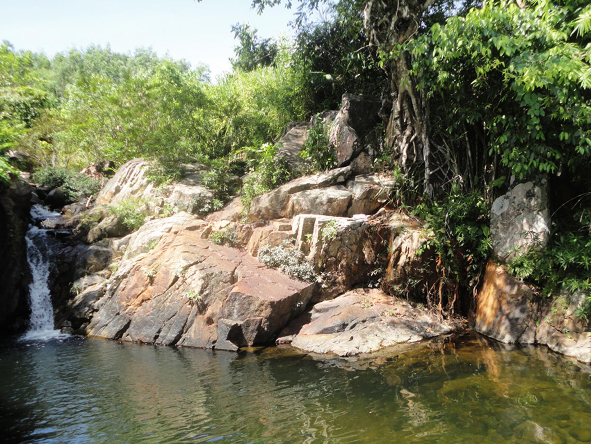 Quảng Nam: Hoang sơ suối Ục Giô