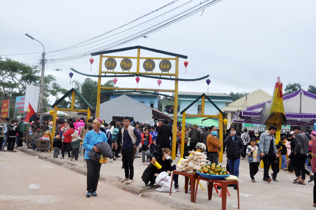 Quang Ninh: Visiting Ha Lau highland market