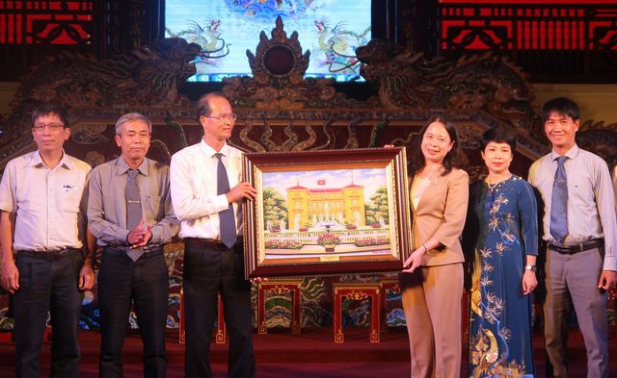 Phó Chủ tịch nước khảo sát công tác trùng tu bảo tồn di tích ở Đại Nội Huế